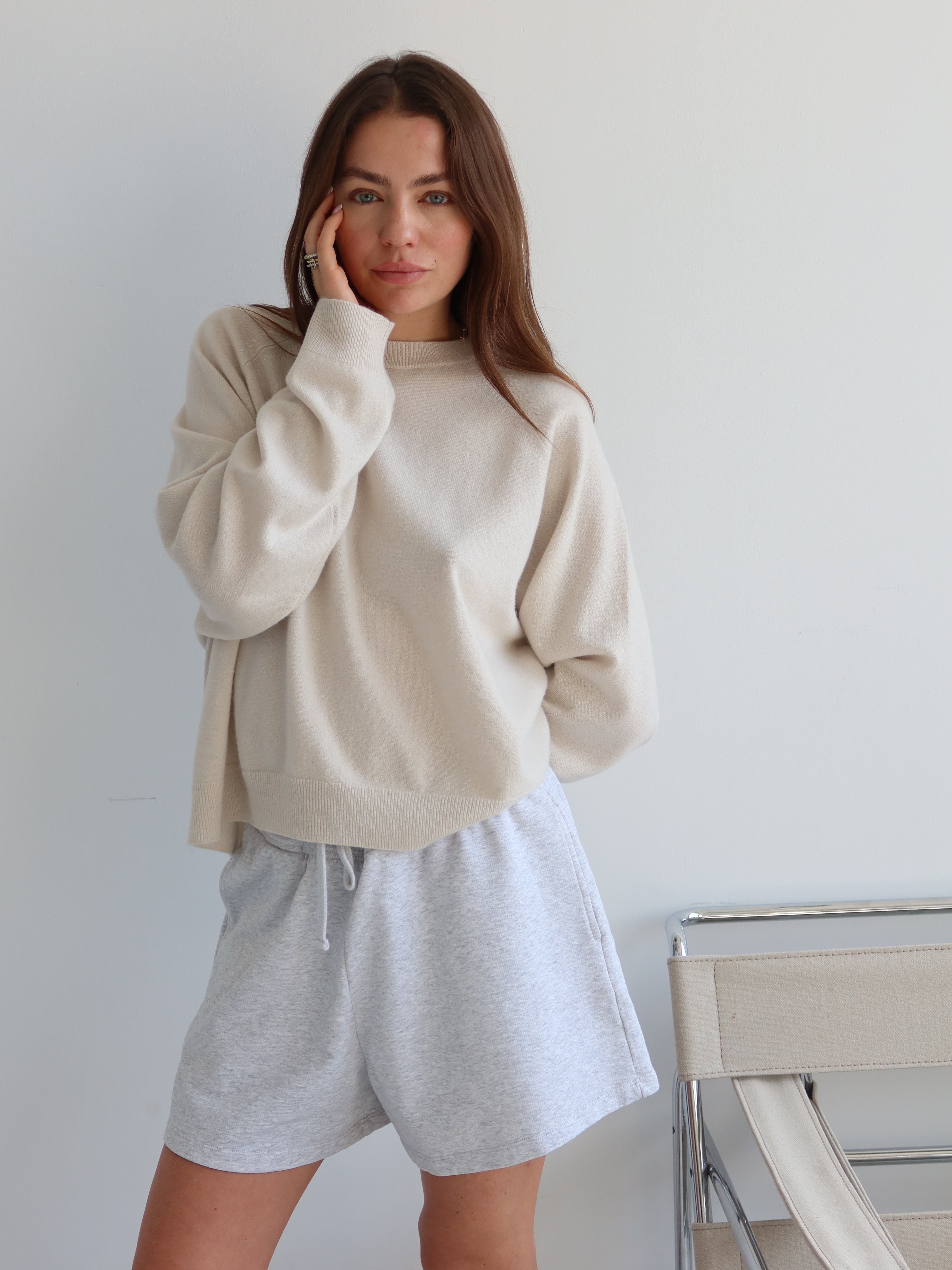 ANNA CREWNECK oatmilk