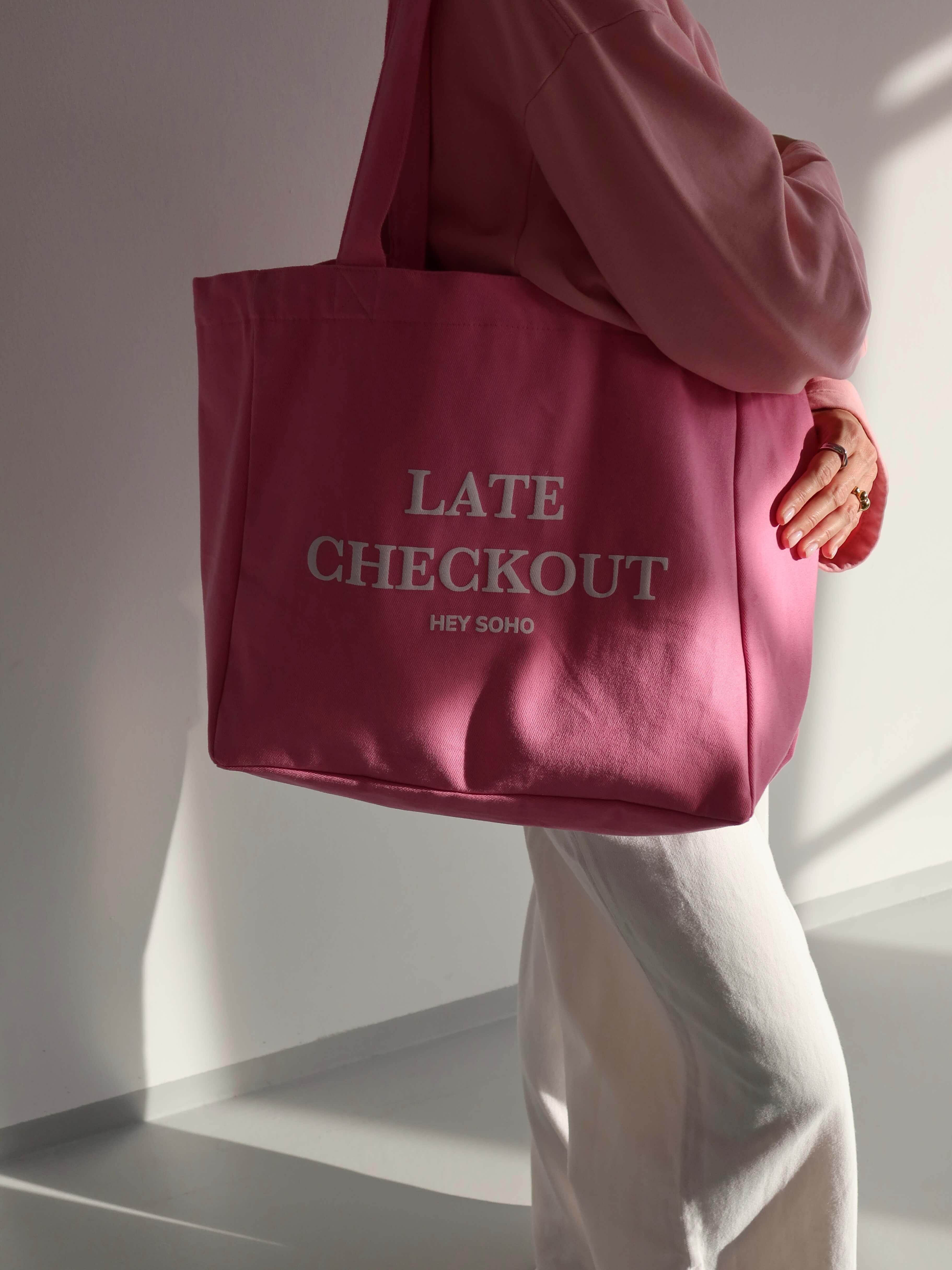 LATE CHECKOUT SHOPPER