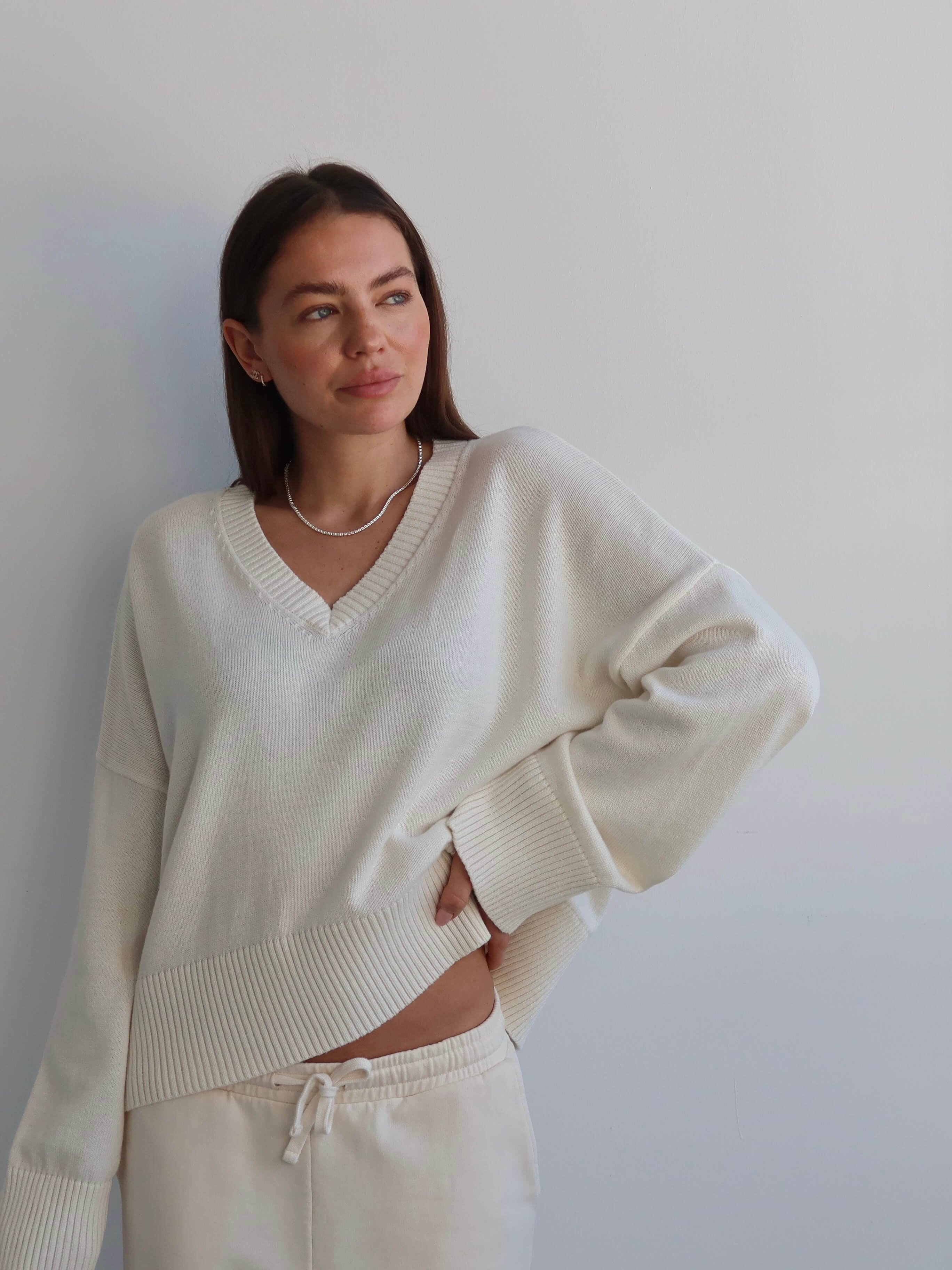 ISABELLE V-NECK offwhite