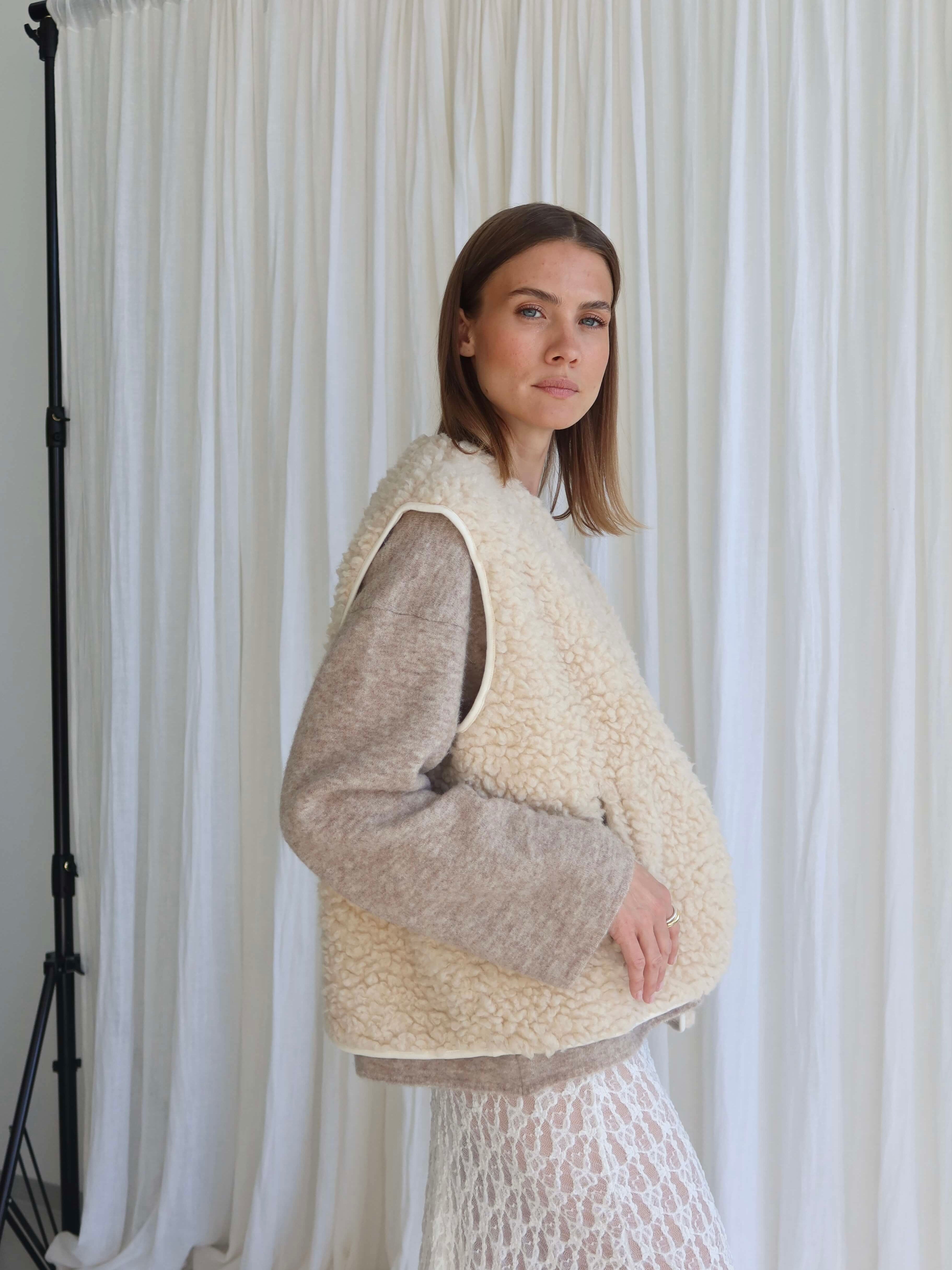 SOHO STUDIOS CELINA VEST beige