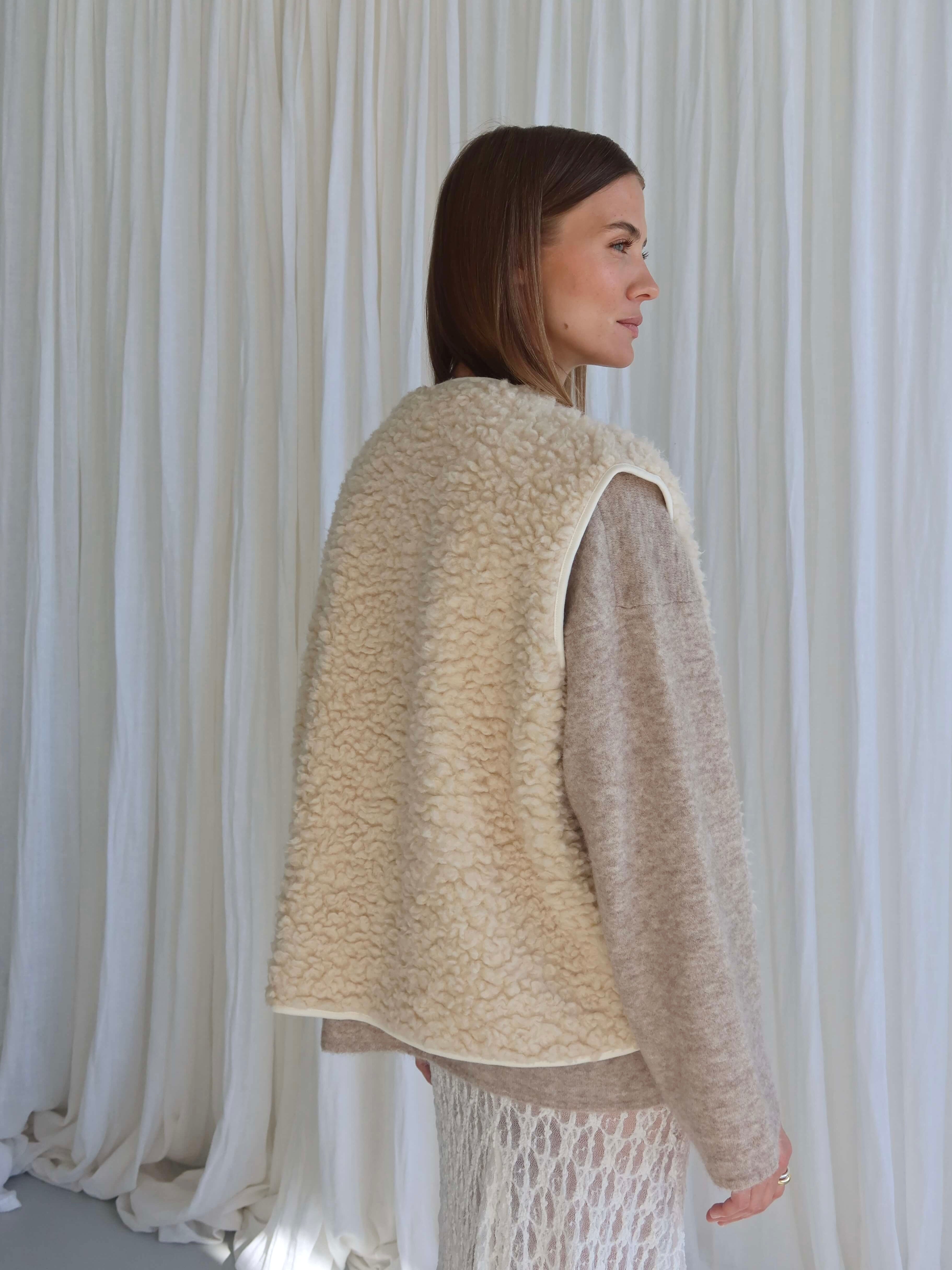 SOHO STUDIOS CELINA VEST beige