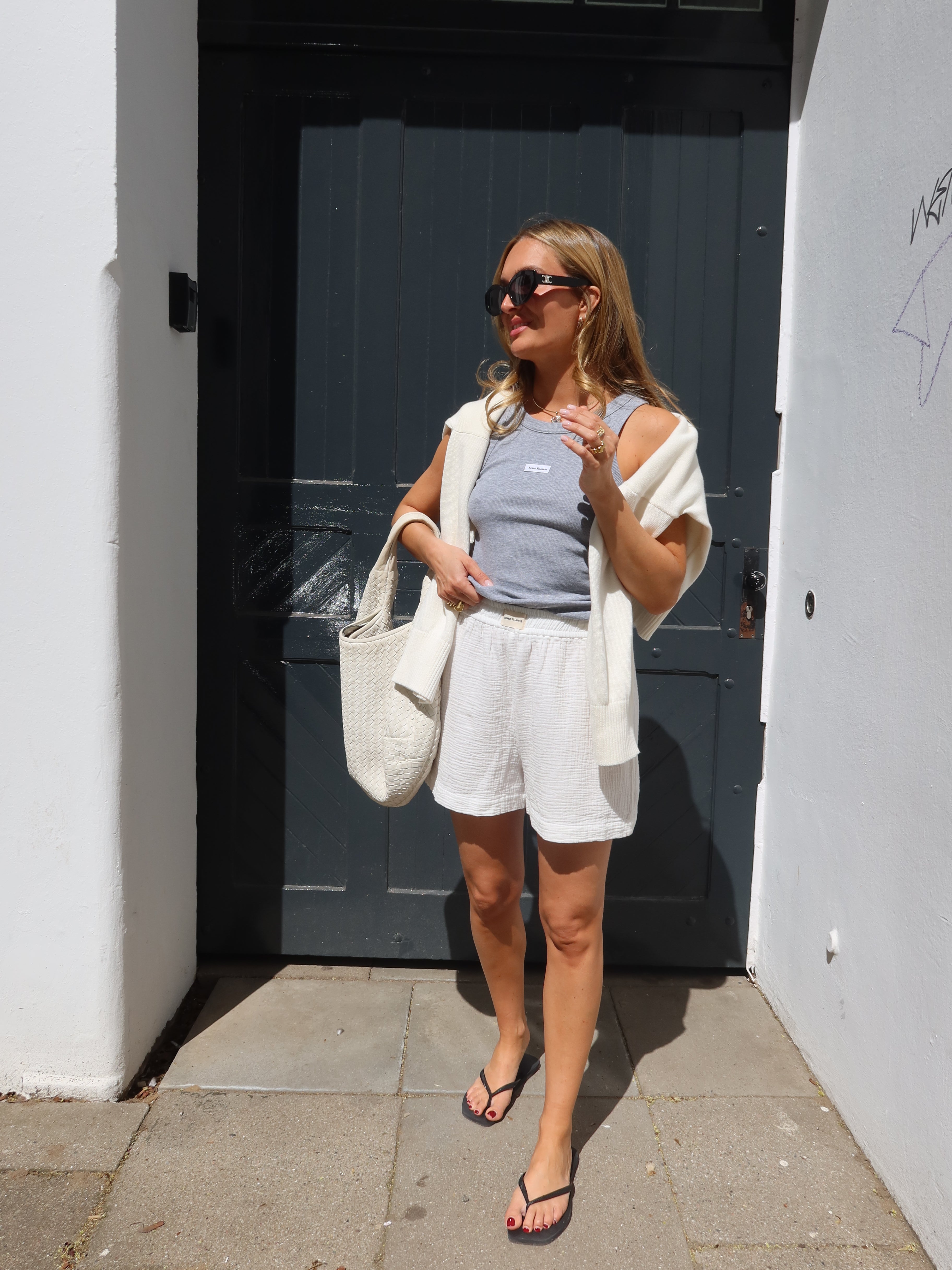 FILIPA MUSSELIN SHORTS white