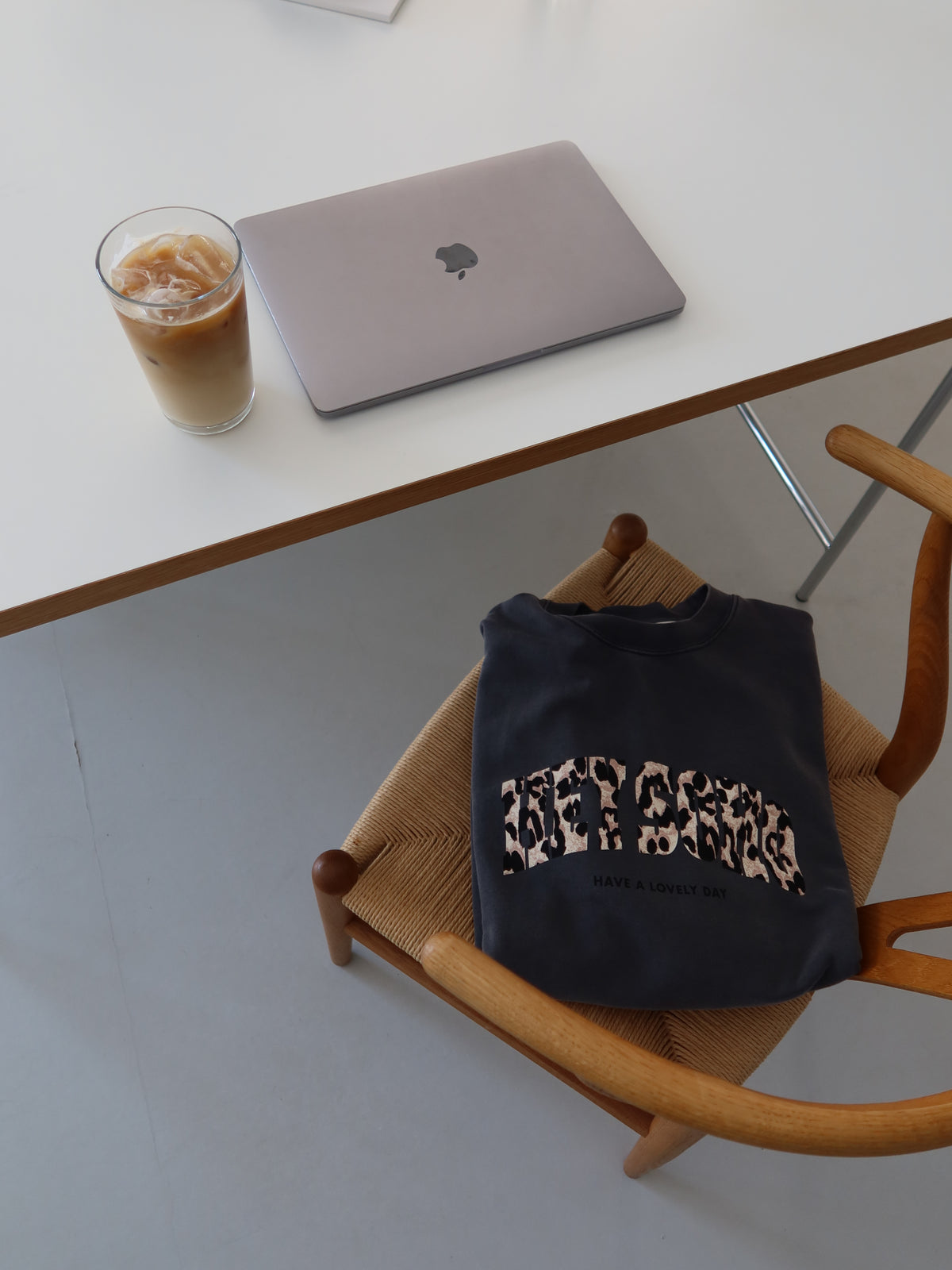 LEO SWEATSHIRT WASHED BLACK I LEO