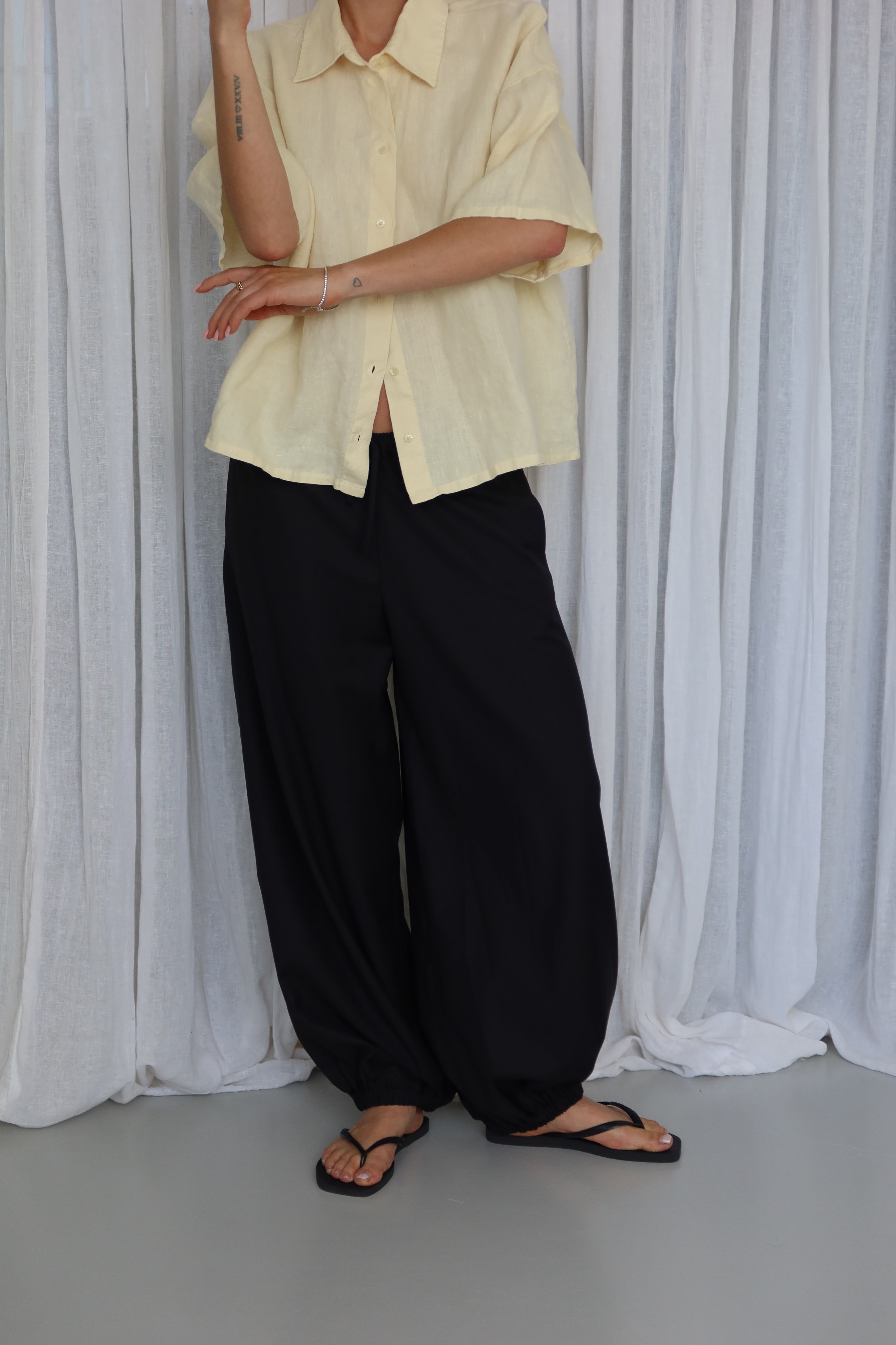SOHO STUDIOS AYDA BARREL PANTS black