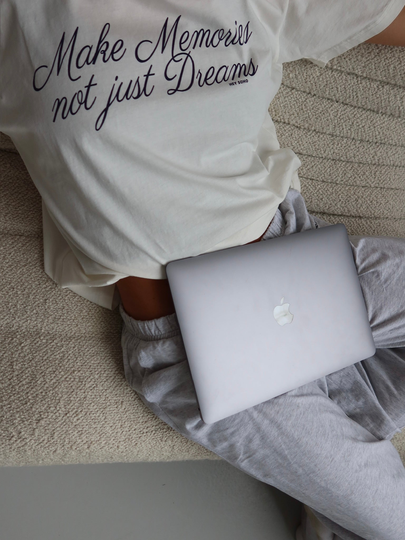 MAKE MEMORIES T-SHIRT CREME