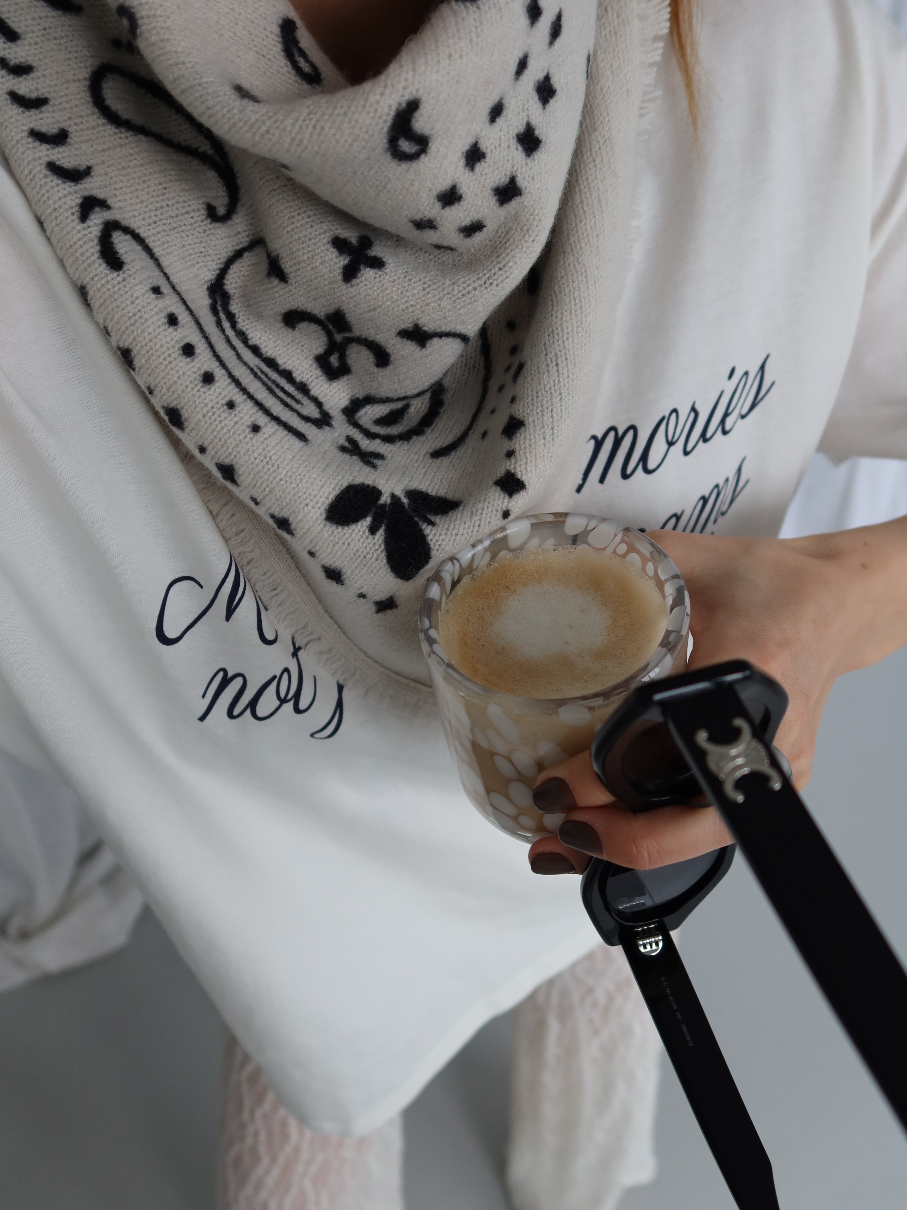 LARA SCARF OATMILK