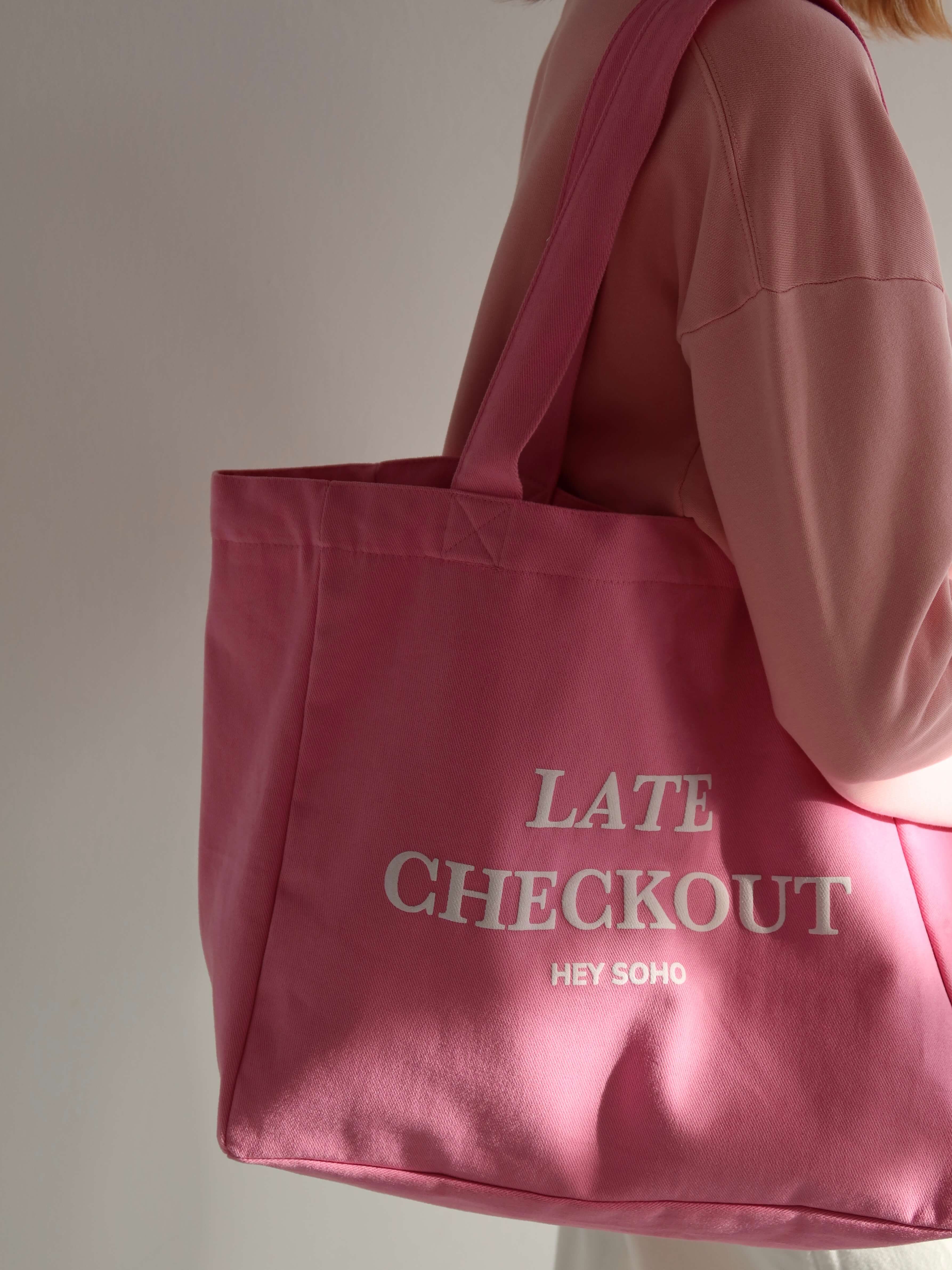 LATE CHECKOUT SHOPPER