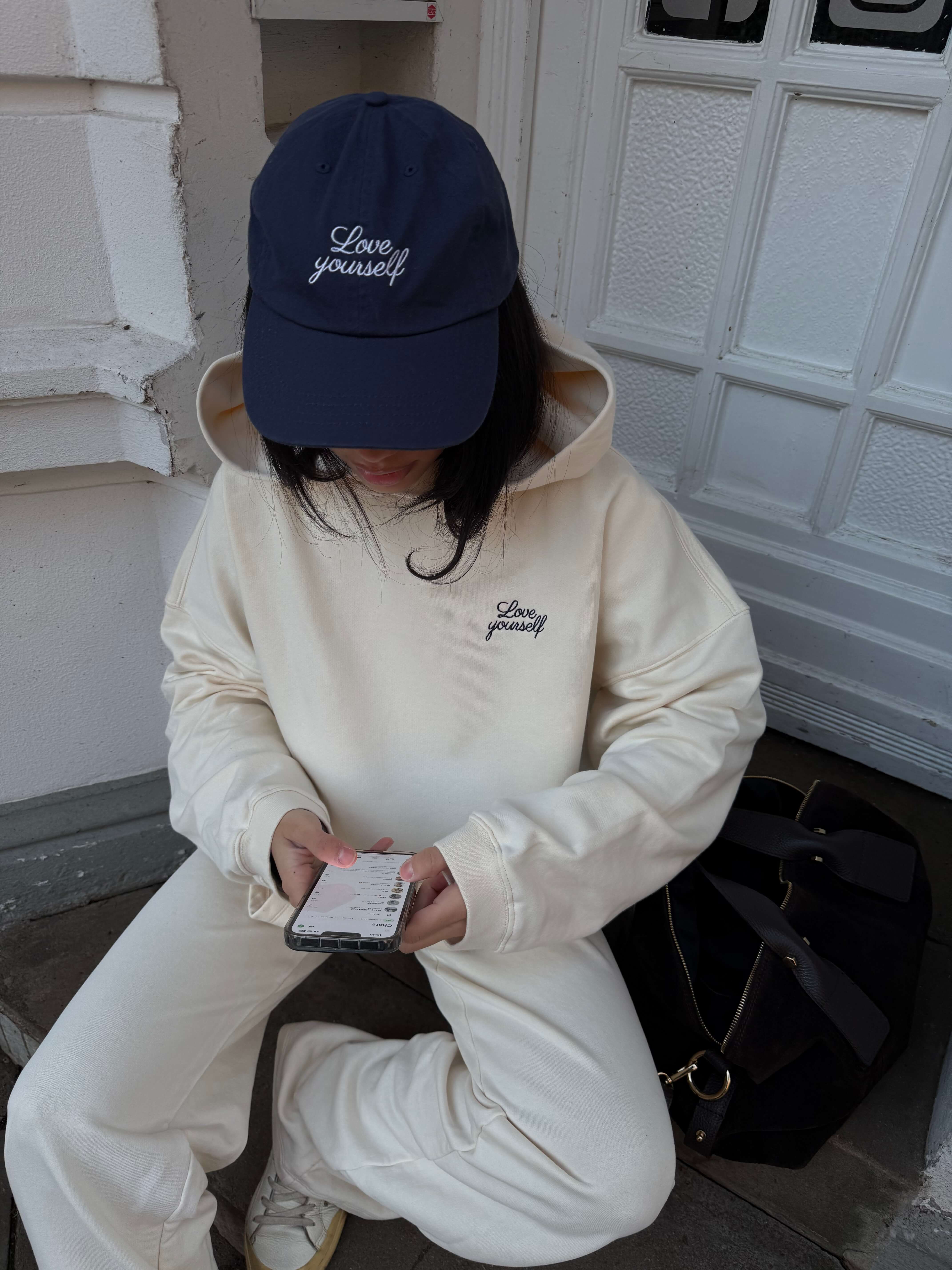 LOVE YOURSELF HOODIE creme