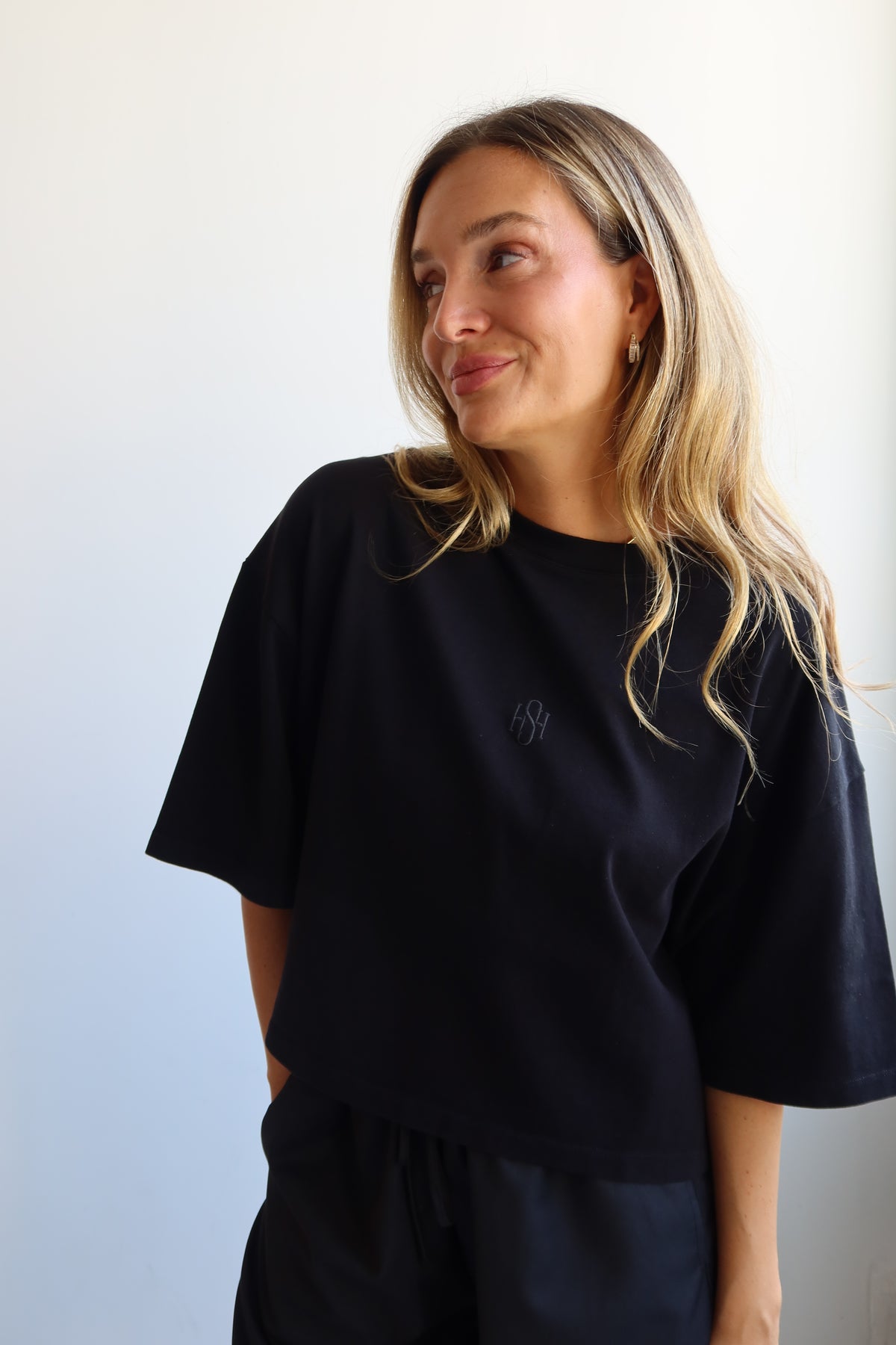 SOHO STUDIOS CROPPED T-SHIRT black (EMBROIDERY)