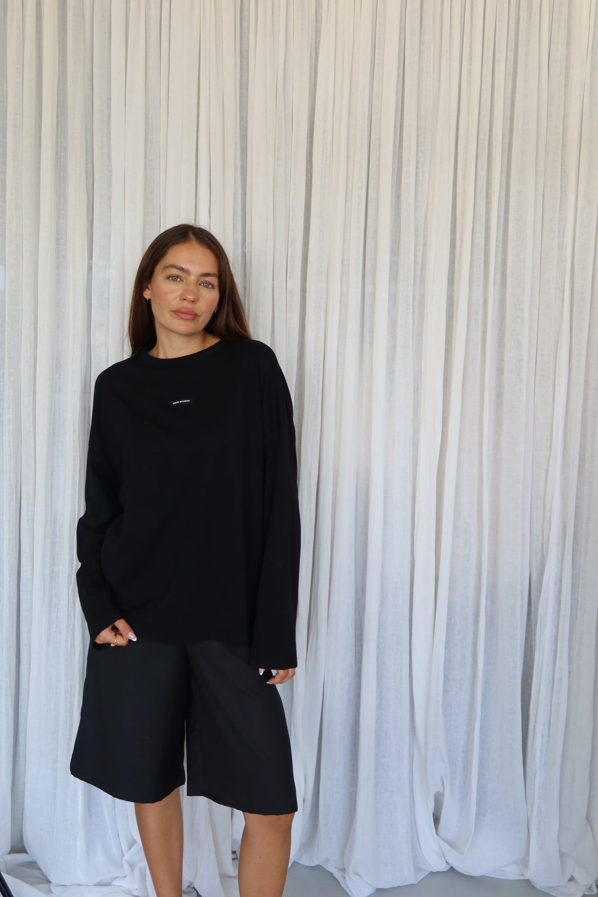NOOR BERMUDA BLACK