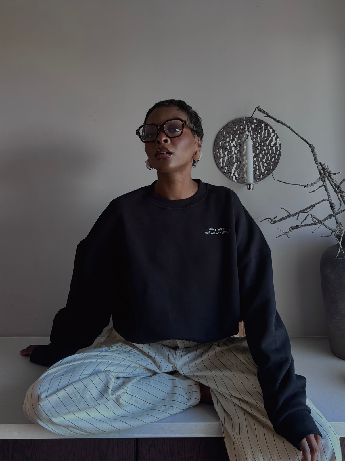 KISS & COFFEE SWEATSHIRT BLACK