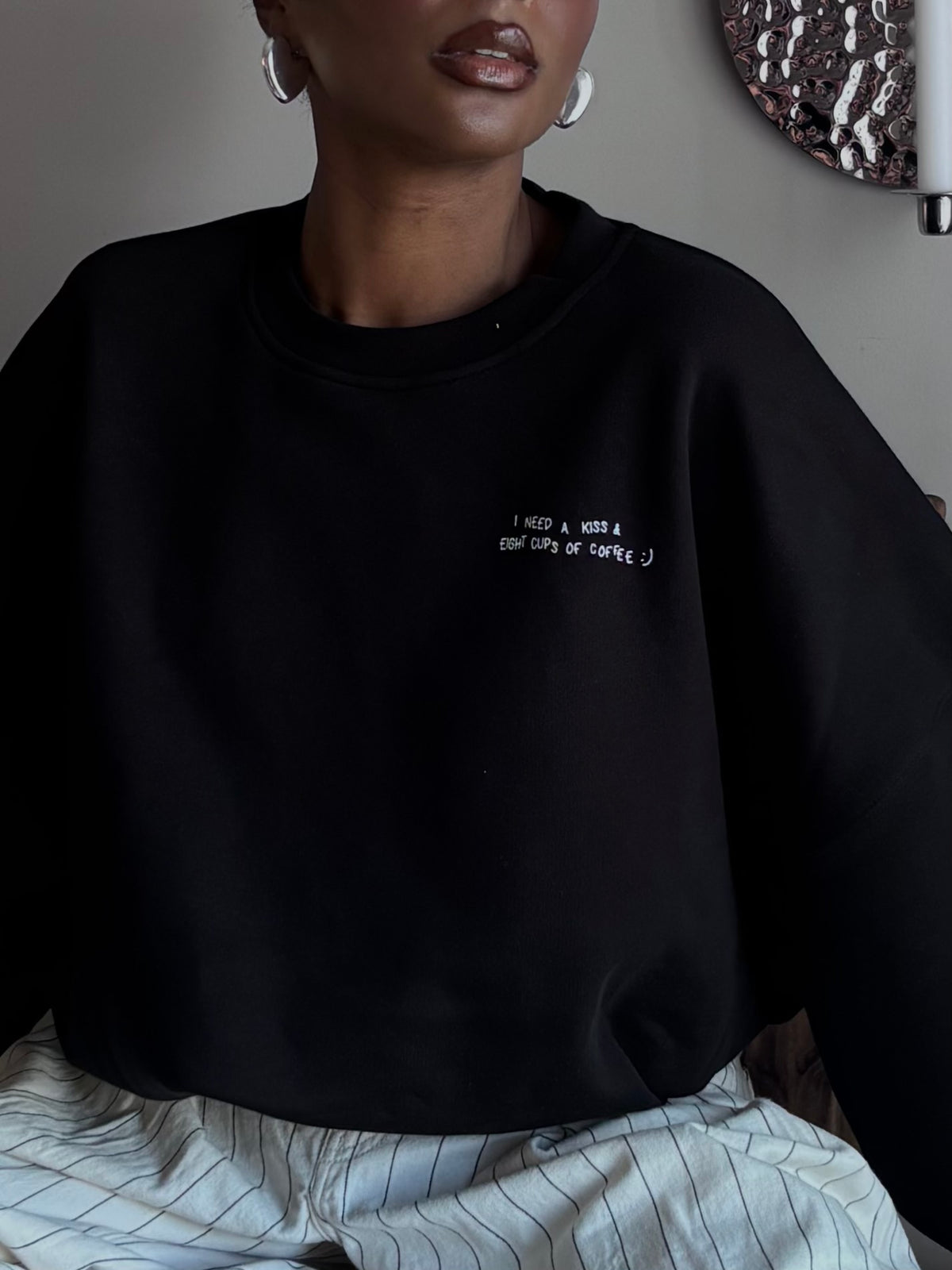 KISS & COFFEE SWEATSHIRT BLACK