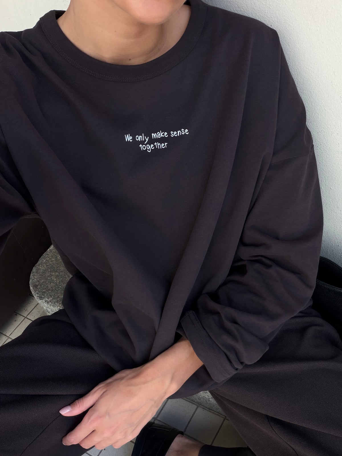 MAKE SENSE TOGETHER LONGSLEEVE COFFEE BEAN I OFFWHITE