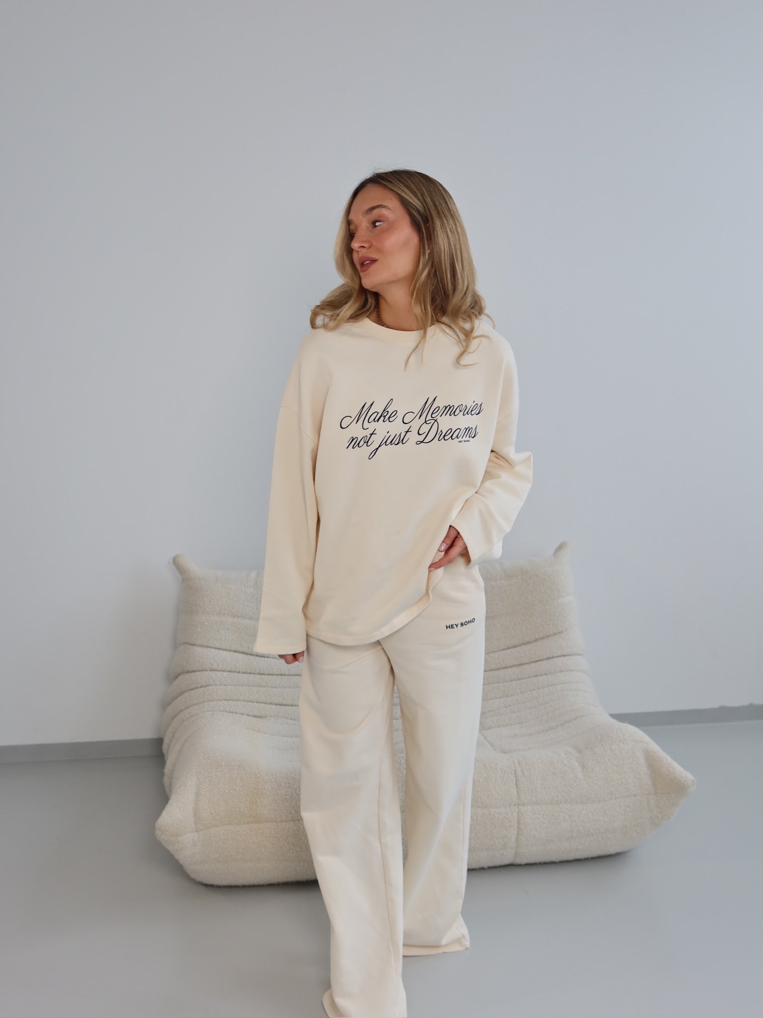LOVE YOURSELF SWEATPANTS creme